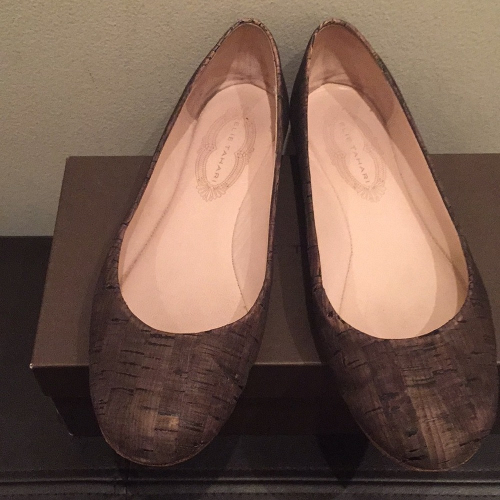 Ellie Tahari flat shoes